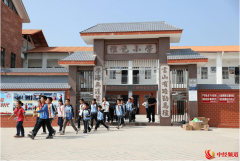 <b>“美好乡村足球季”走进雅色小学</b>