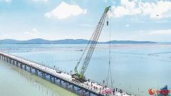 漳汕高铁漳江湾跨海特大桥海上主栈桥完工，厦门至广州高铁将实现2.5小时直达