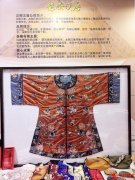陈小菊非遗旗袍亮相文博会：深圳本土品牌龙腾汉唐，好看又好穿走红